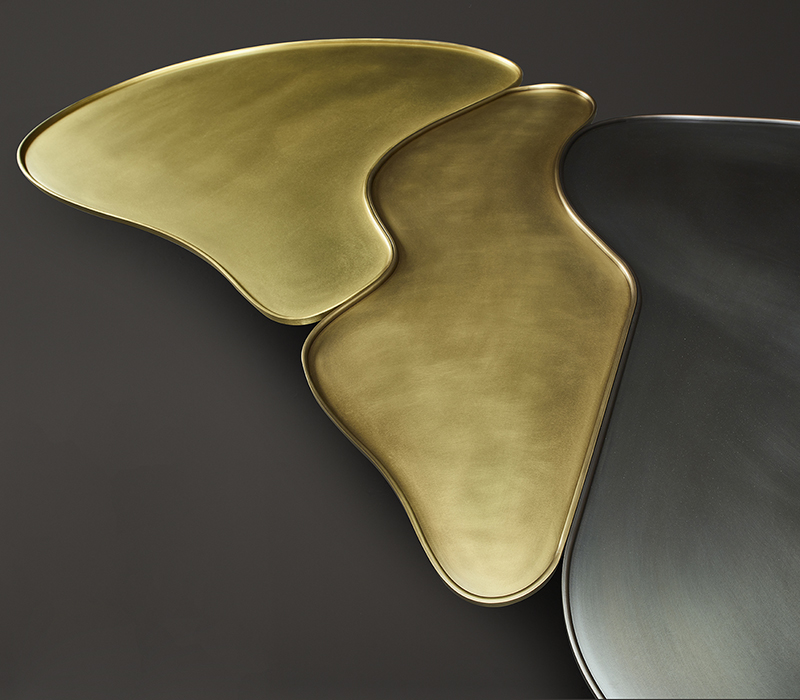 Detailansicht von „Moscou“, einem Couchtisch aus Bronze in verschiedenen Farbnuancen aus der „Capsule Collection“ von Bruno Moinard für Promemoria | Promemoria