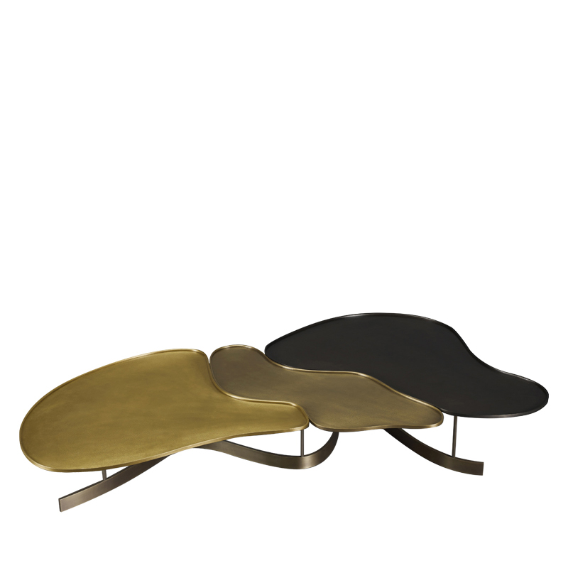 Moscou è un tavolo basso in bronzo con varie nuance di colore, della Capsule Collection di Bruno Moinard di Promemoria | Promemoria
