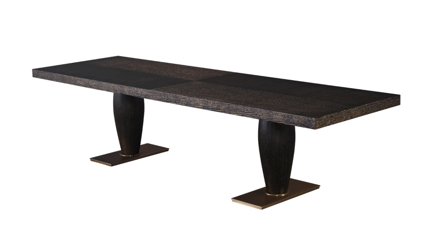 „Bassano“ ist ein eindrucksvoller Esstisch aus Holz mit einem Sockel aus Bronze und einer Tischplatte mit Intarsien, aus dem Katalog von Promemoria | Promemoria