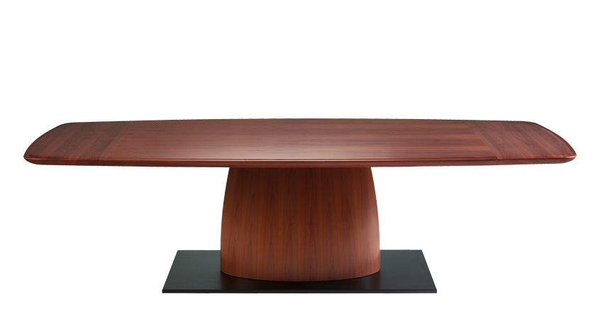 Gerardo — деревянный обеденный стол с бронзовым основанием, а также со скругленными и рифлеными профильными элементами из коллекции Indigo Tales компании Promemoria | Promemoria