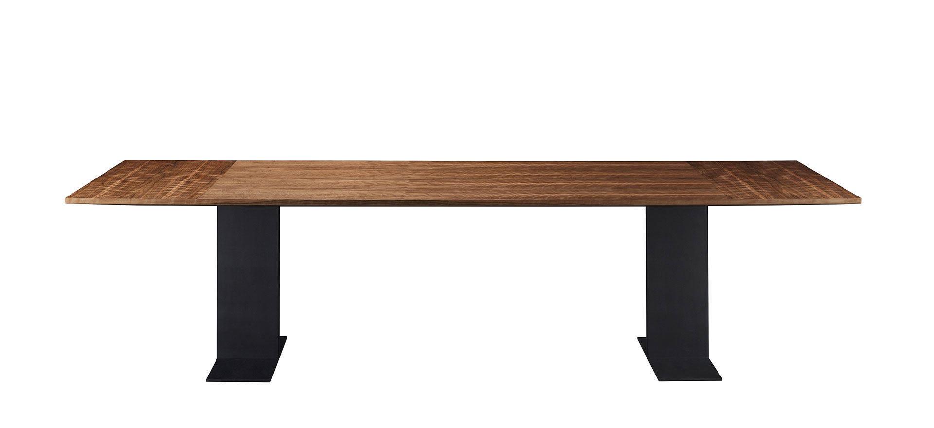 /mediaManfred青铜餐桌备有大理石或内嵌实木桌面可供选择，属于Promemoria%20Fairy%20Tales系列%20|%20Promemoria