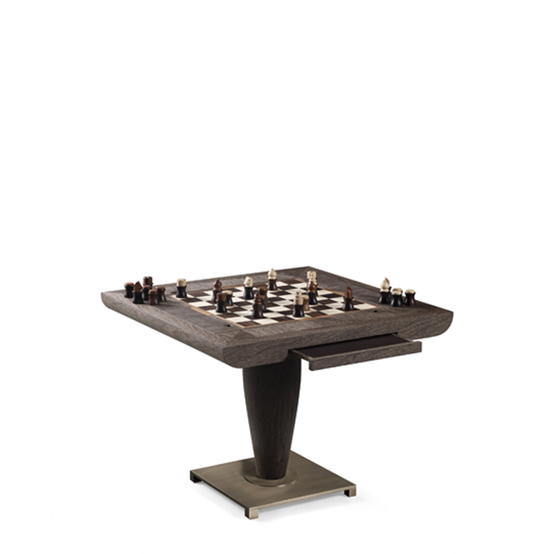Bassano da gioco è un tavolo in legno e base in bronzo, accessoriato per diversi giochi da tavolo, del catalogo di Promemoria | Promemoria