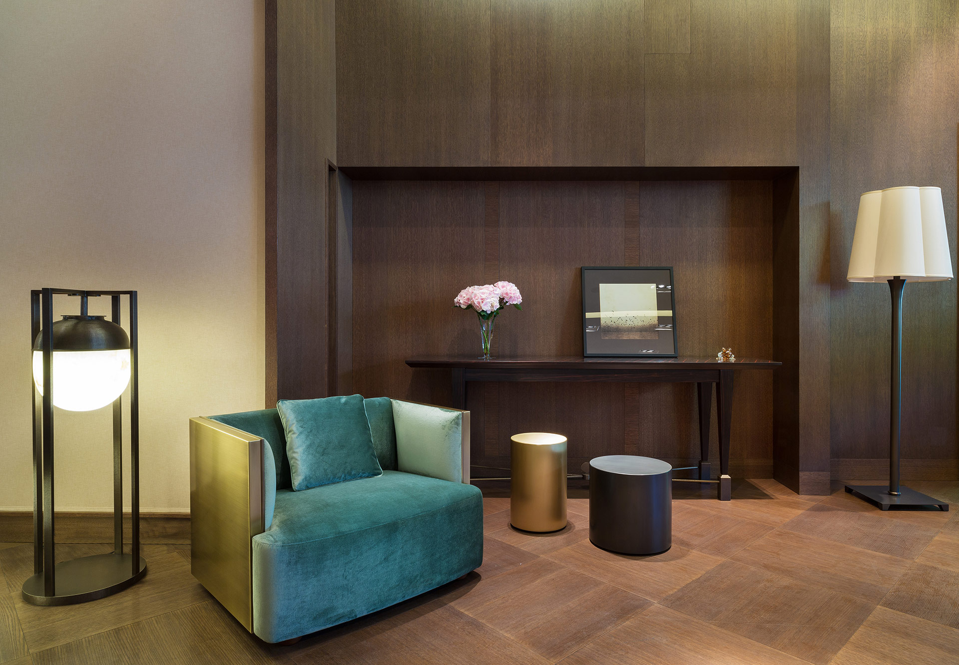 Edo is a bronze small table with wheels from Promemoria's catalogue | Promemoria