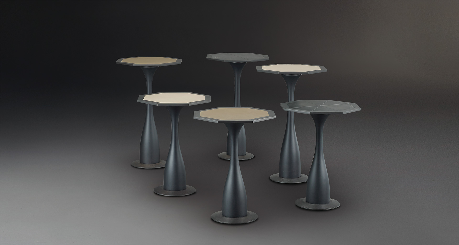 Ikò is a wooden and bronze small table shaped like a flower, from Promemoria's catalogue | Promemoria