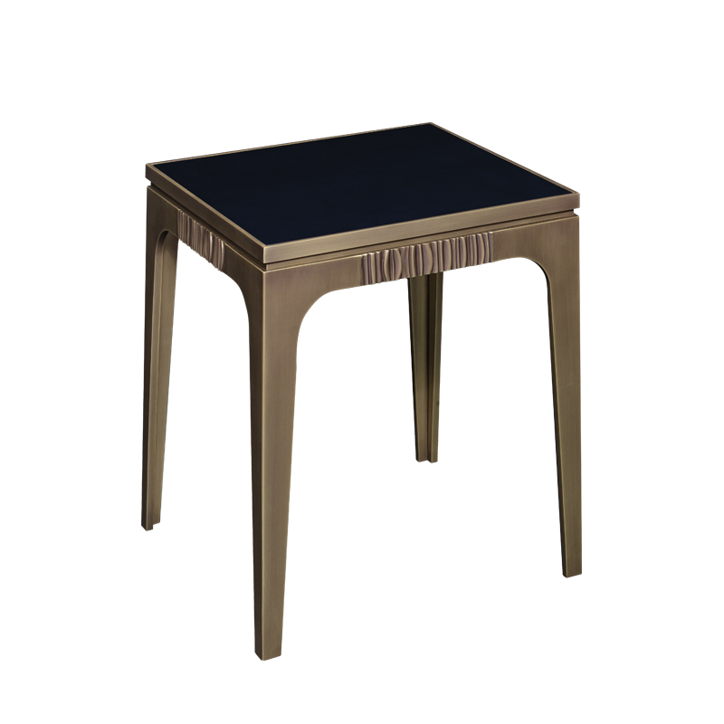 Lowndes è un tavolino in bronzo con dettagli in bronzo, della collezione The London Collection di Promemoria | Promemoria