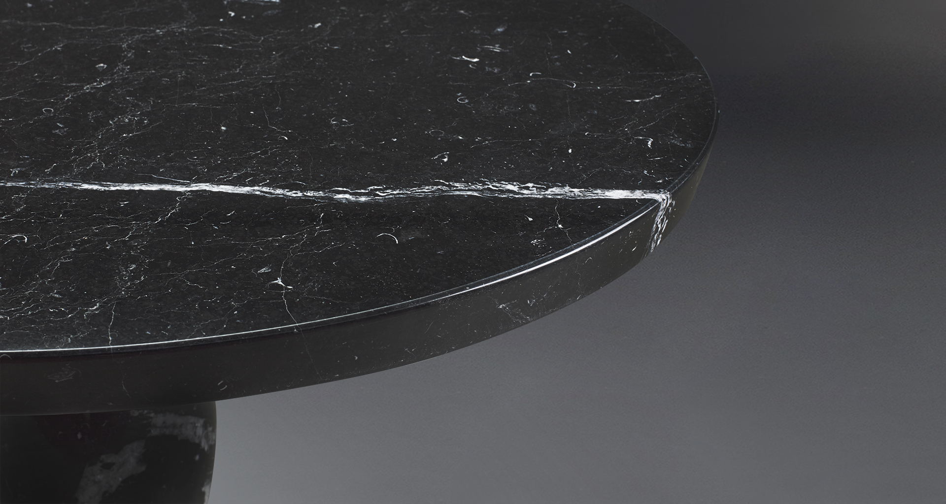 Mediterranée is a small table available in marble, from Promemoria's Capsule Collection by Olivier Gagnère | Promemoria