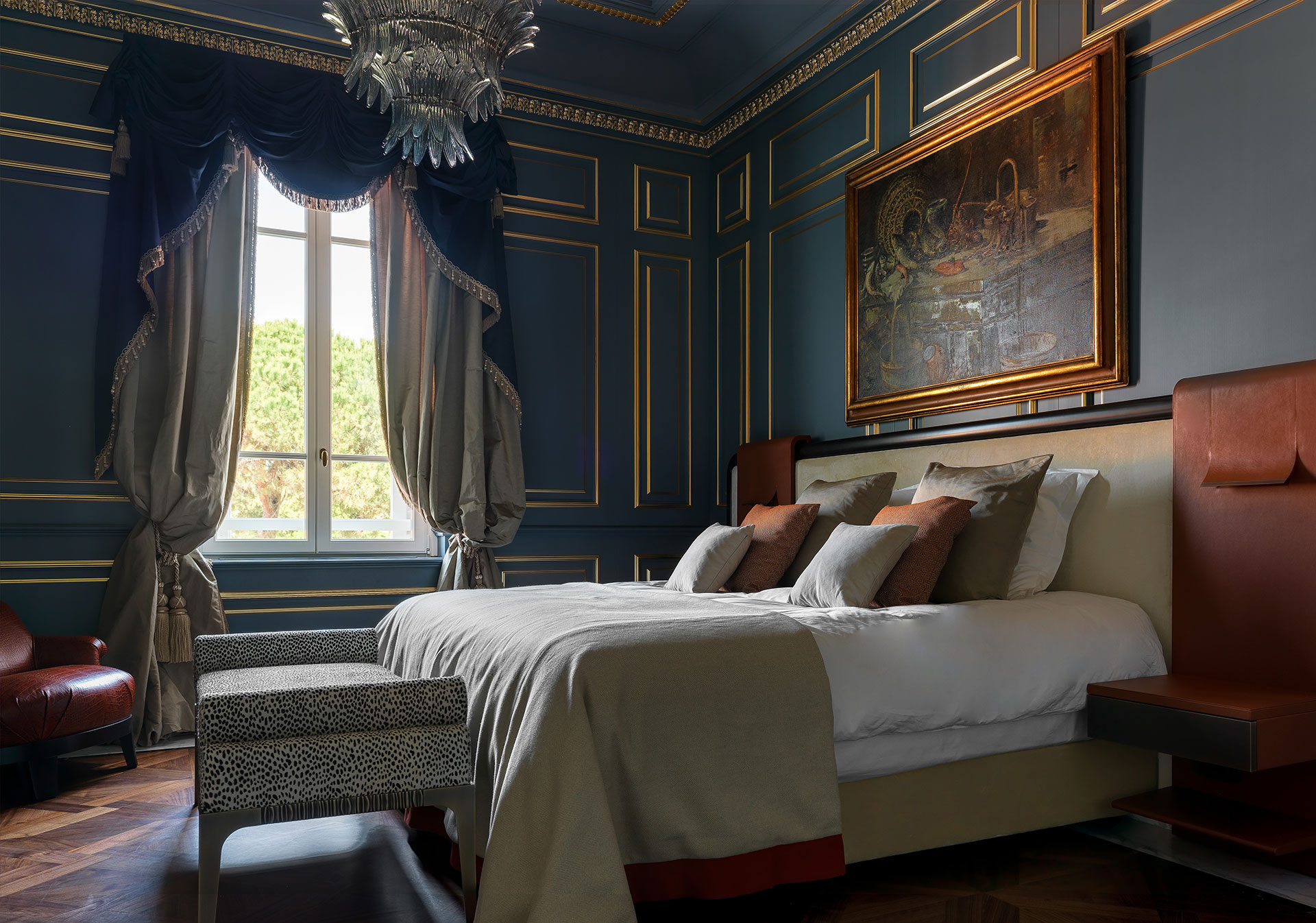 Bedroom of La Datcha, a luxury resort in Forte dei Marmi, Italy, furnished with Promemoria | Promemoria