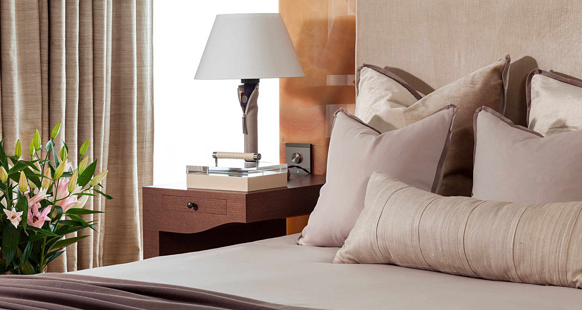 Bedroom in a private residence in Moscow furnished with Promemoria | Promemoria