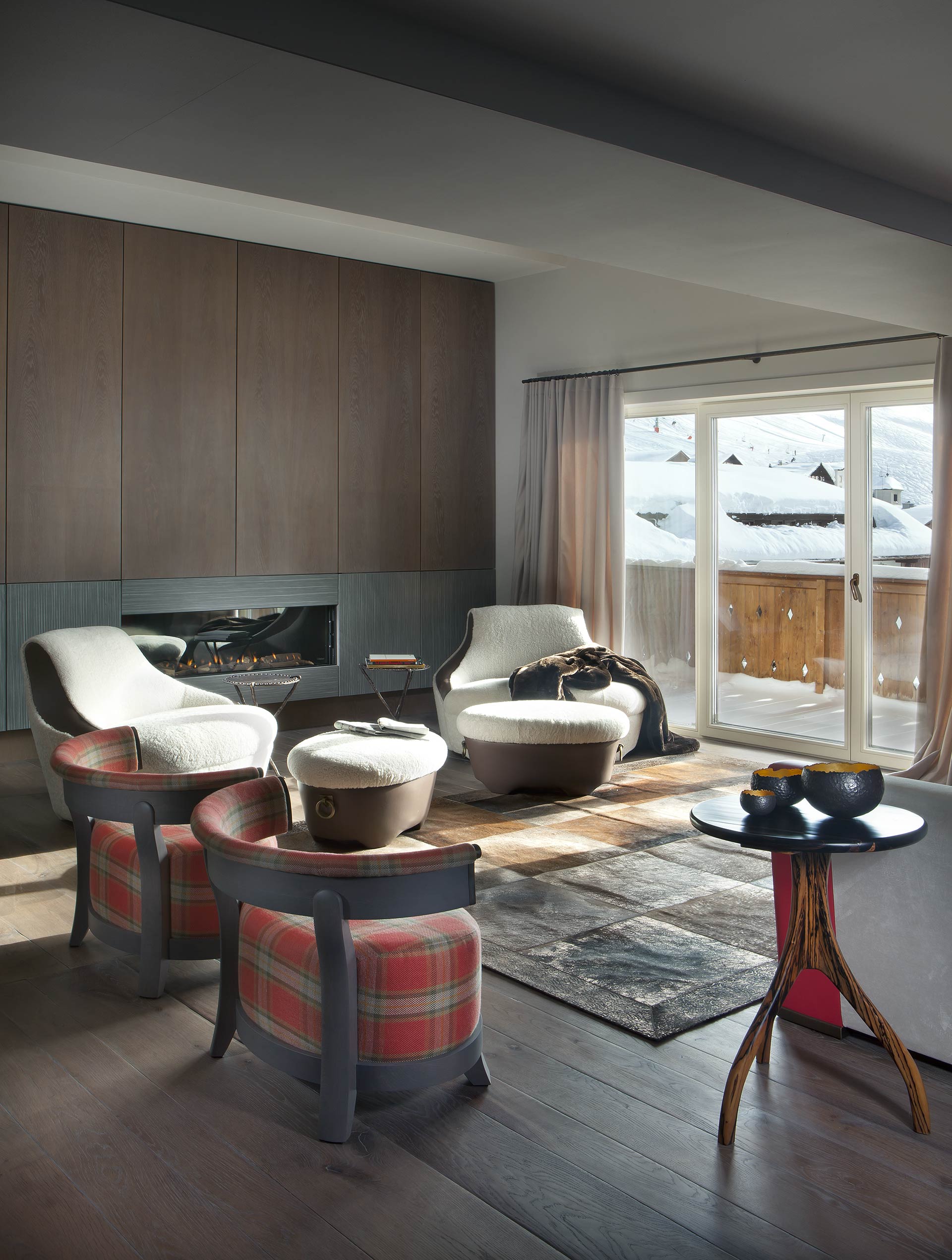 Living room in a private residence in Austria furnished with Promemoria | Promemoria