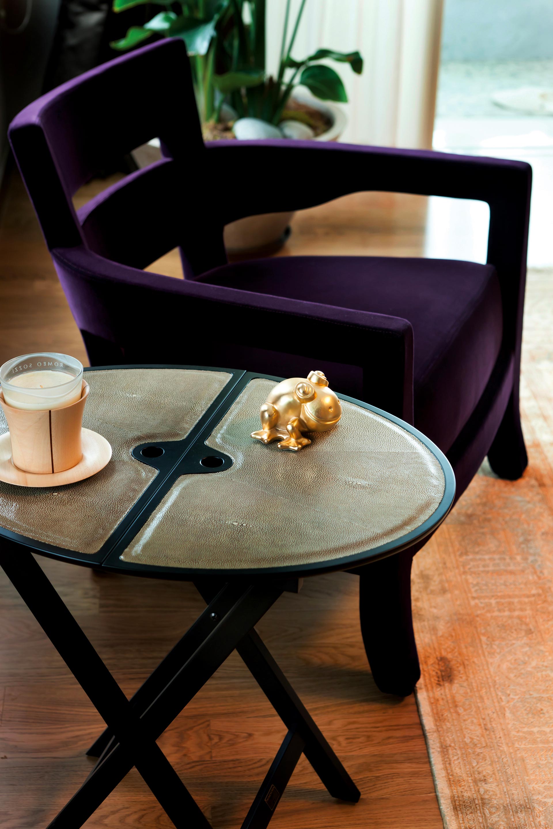 Living room of a private residence in Korea furnished with Promemoria | Promemoria