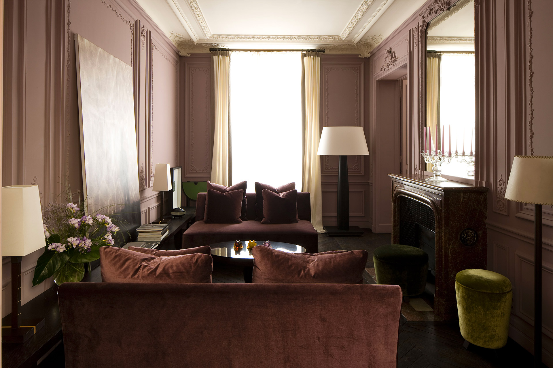 Living room of a private residence in Paris furnished with Promemoria | Promemoria