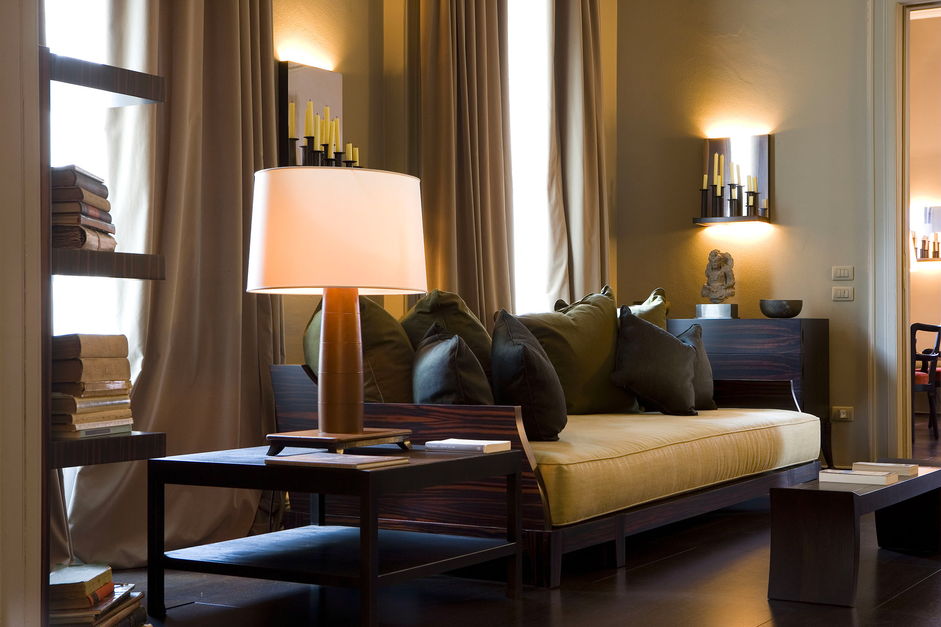 Living room of a private residence in Milan furnished with Promemoria | Promemoria