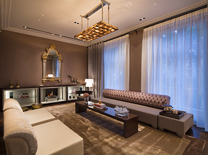 Living room in a private residence in London furnished with Promemoria | Promemoria
