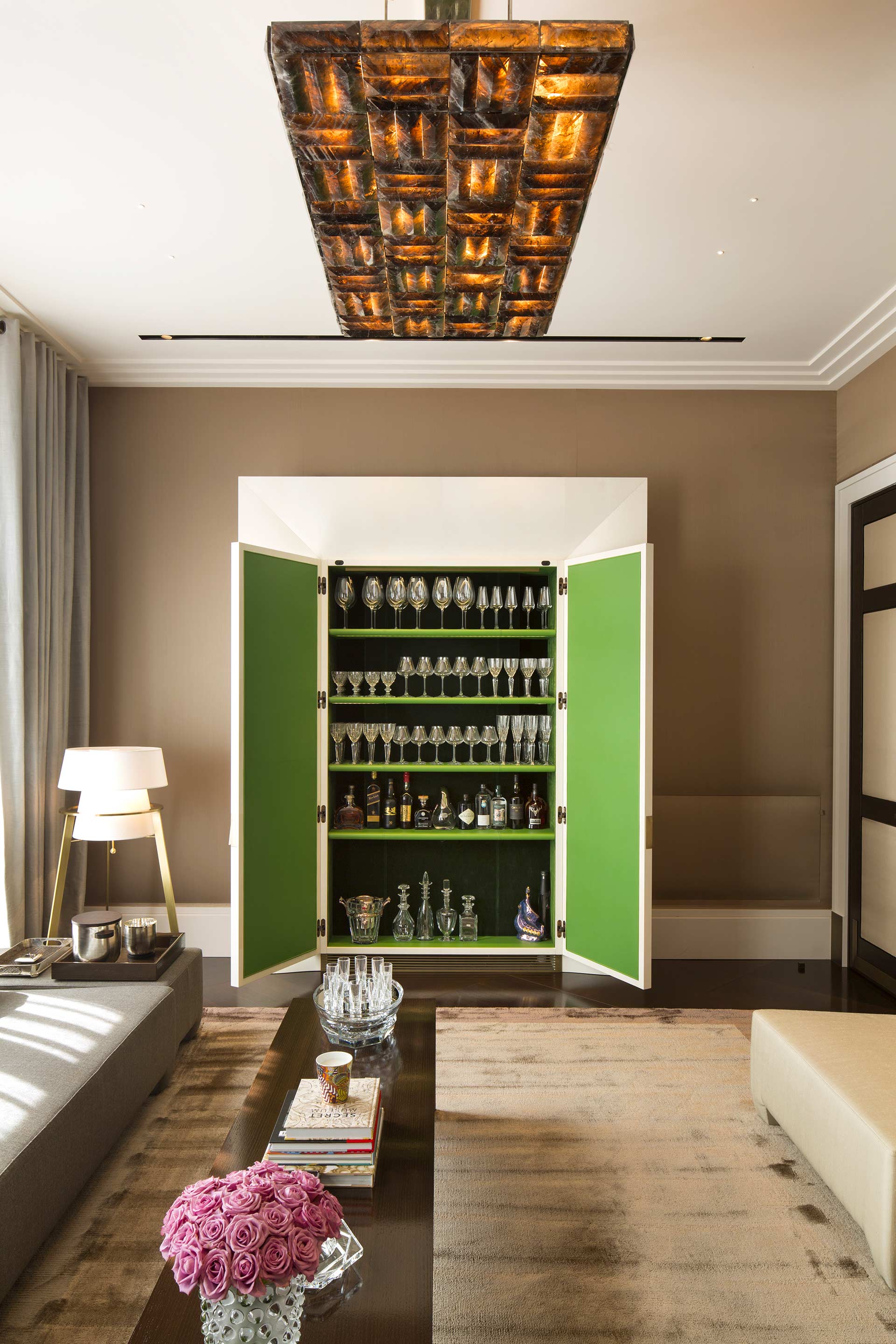 Living room in a private residence in London furnished with Promemoria | Promemoria