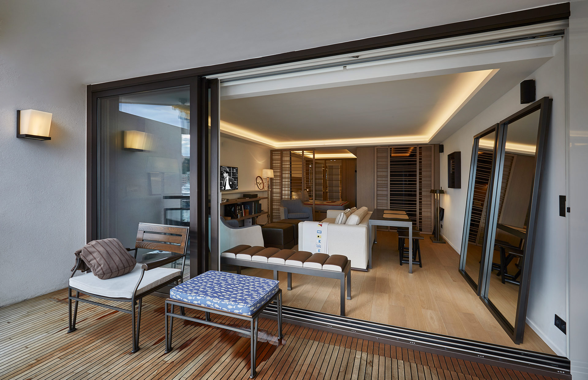 Proch of a private residence in Montecarlo furnished with Promemoria | Promemoria