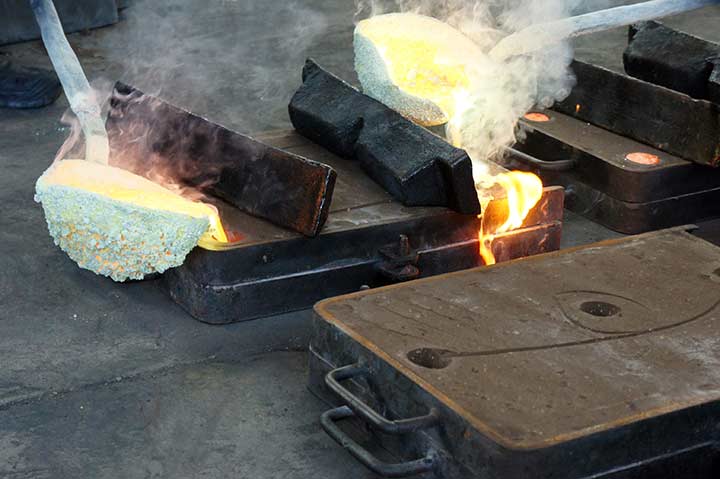 The fine craftsmanship techniques and the passion for high cabinet-making transform Promemoria's products into luxurious pieces of furniture | Promemoria